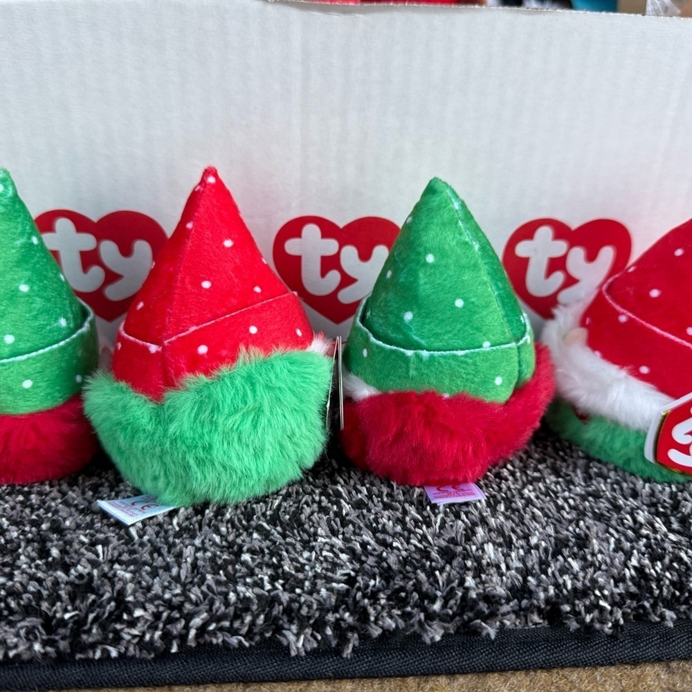 4 NEW Ty Topsy Turvy Gnome Plush - Festive Red Greeen White Christmas Brand New - Picture 5 of 12